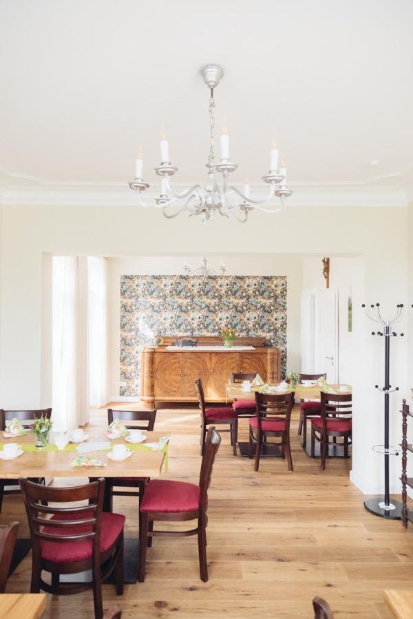 Altes Pfarrhaus Hotel Гелдерн Екстериор снимка